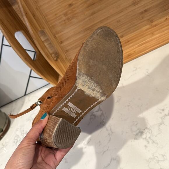 Toms Lunata Chestnut Suede Perforated Boots booties well worn still lots life - Picture 8 of 9